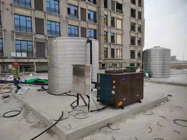 泰興酒店15匹空氣能50個房間熱水系統【億家人】