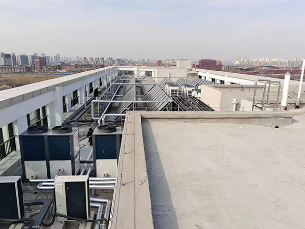 石家莊職業(yè)技術(shù)學(xué)院平板太陽(yáng)能空氣能熱水工程